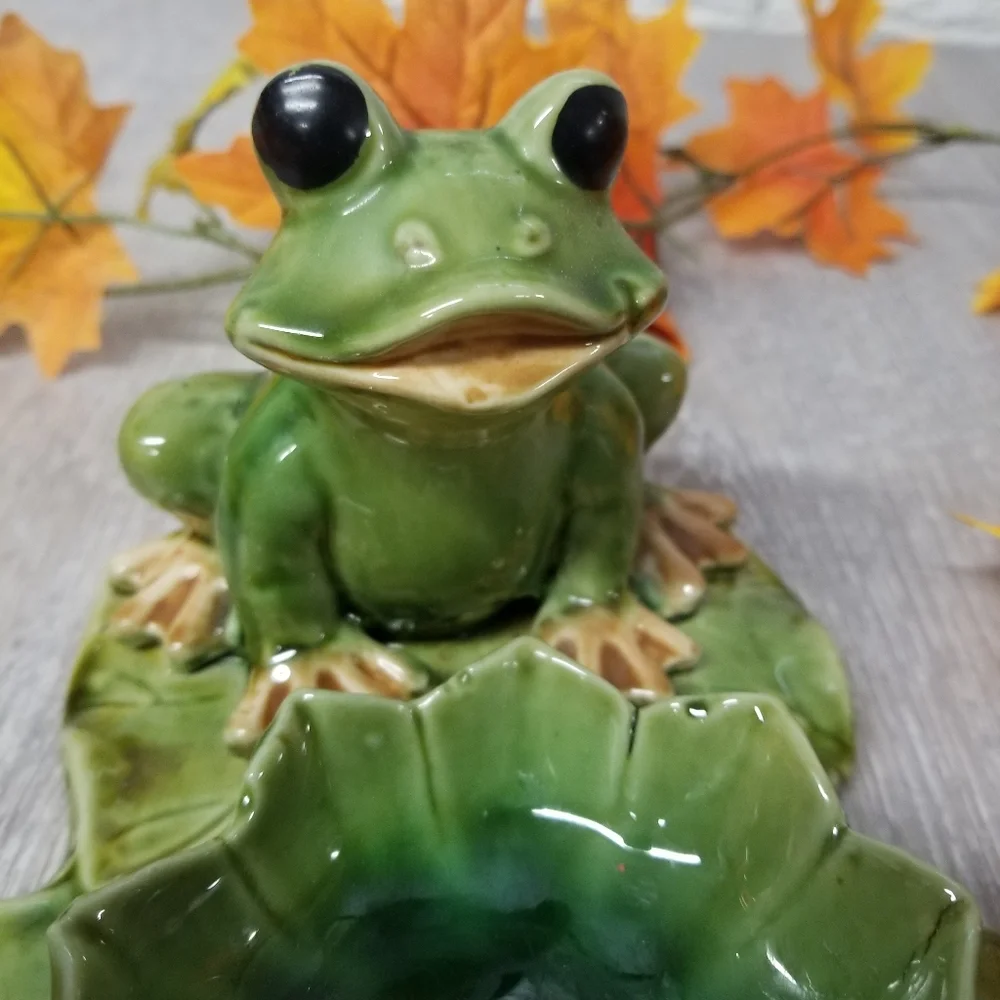 Frogs on lilypads candle holder